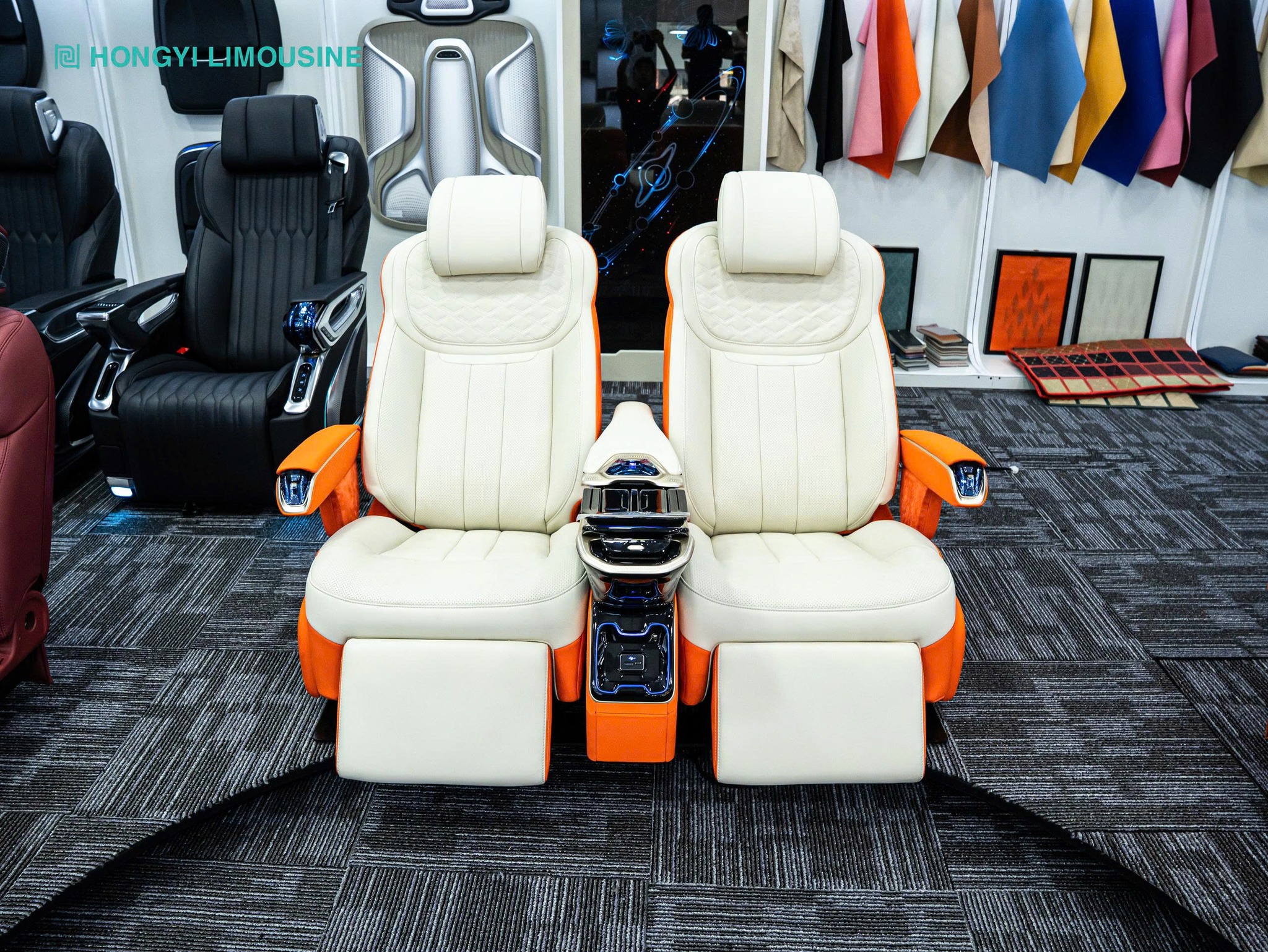 Bệ đỡ chân tiện lợi từ ghế Hongyi SUV Throne 1.0