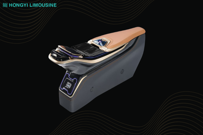 Điểm tựa thoải mái ghế SUV Hongyi 1.0 nhờ hộp tỳ tay trung tâm